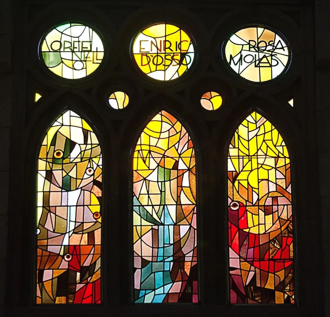 世界上最美的彩色玻璃花窗每一扇都藏着一段经典历史