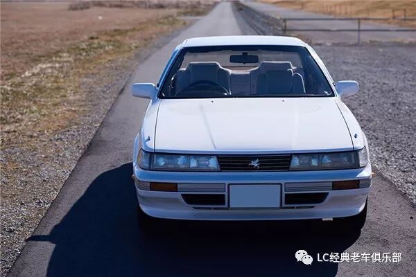 80年代的一款豪华gt跑车丰田soarer