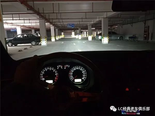 一輛快爛掉的老破高爾夫4，修復後騷到亮瞎眼！ 汽車 第126張