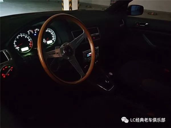 一輛快爛掉的老破高爾夫4，修復後騷到亮瞎眼！ 汽車 第127張