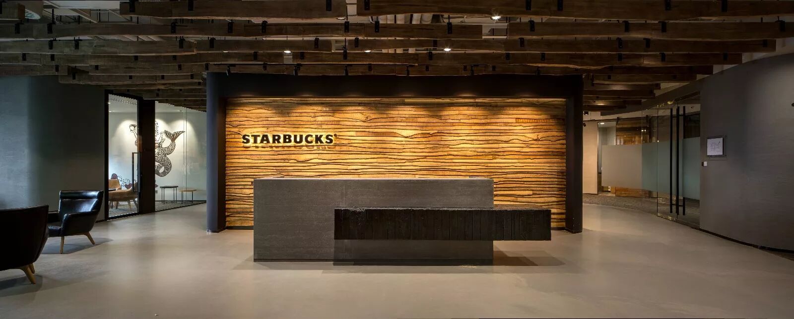 创意无界精锐设计师打造的星巴克总部上海办公室精品空间