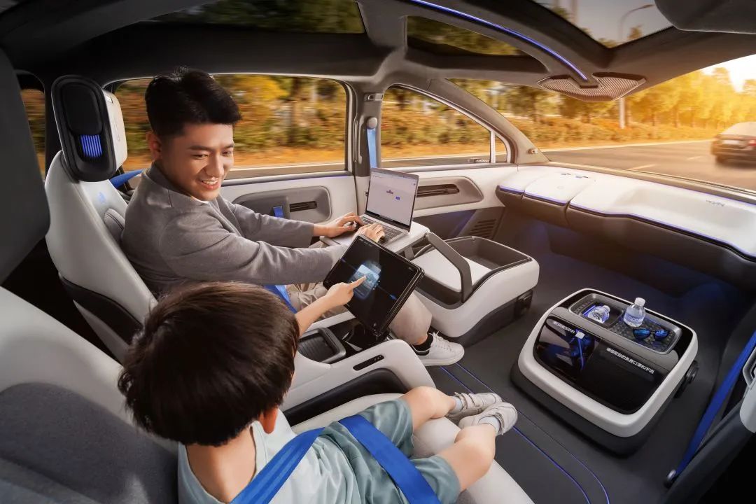 百度發(fā)布Apollo RT6量產(chǎn)無人車，一臺(tái)只要25萬！的圖6