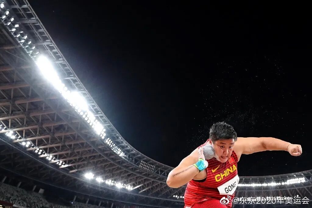 她的美好肉体狠狠纠正了我的审美