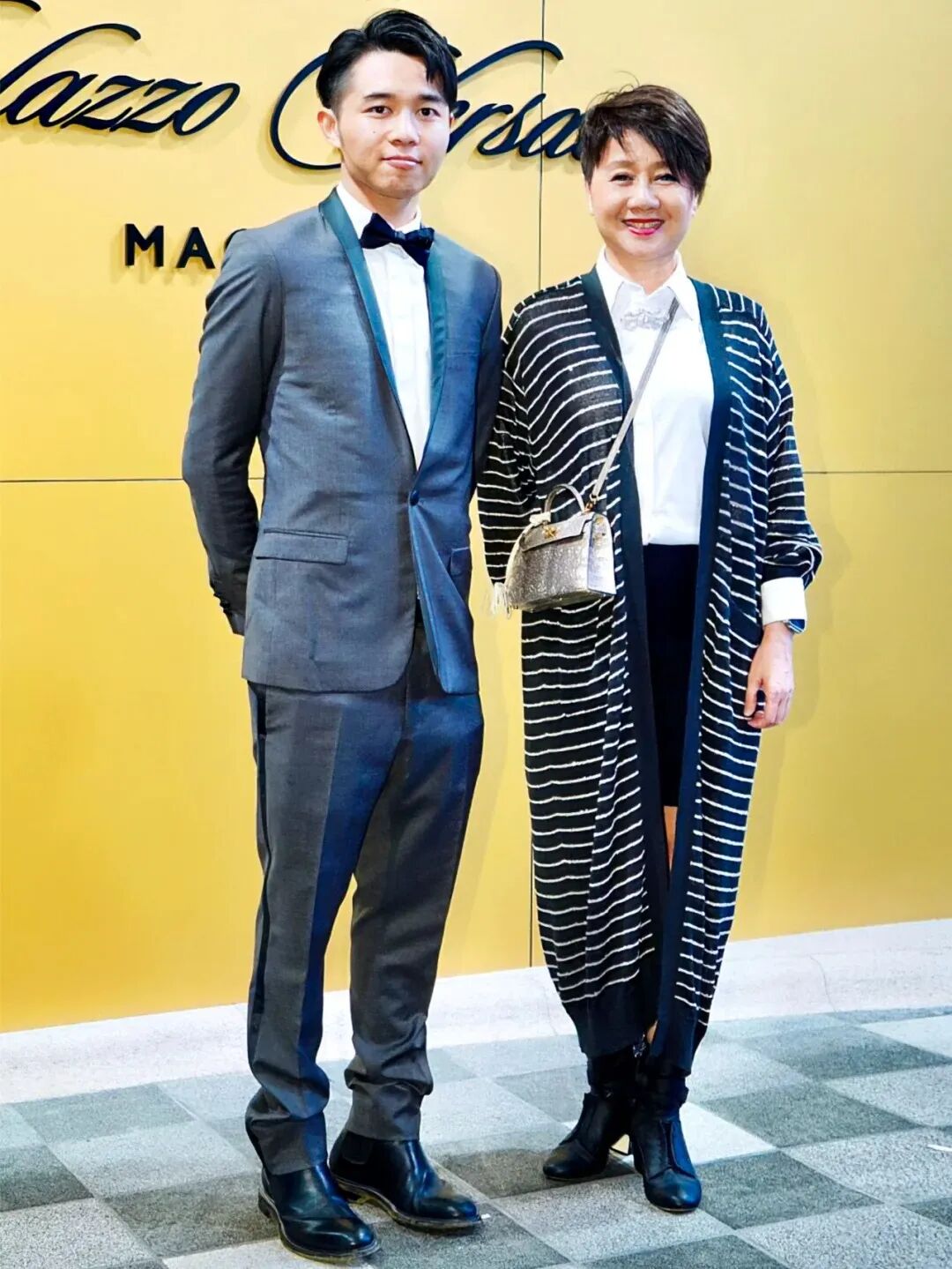 看了奚梦瑶何猷君全家合照才发现她改善了赌王家基因