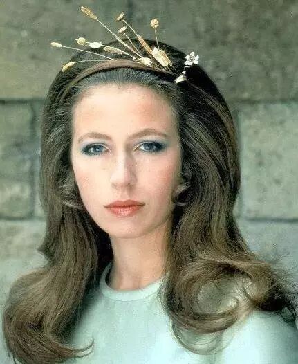 一件衣服穿30年68岁还在闹离婚爱上嫂子前夫这个奇女子啊