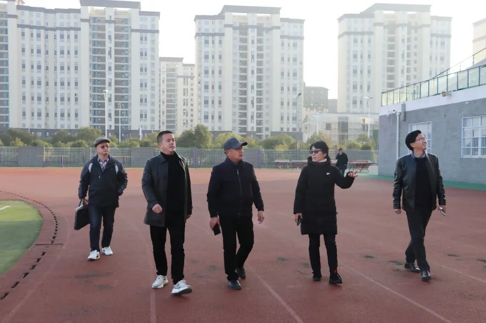 携手共进共谋发展丨热烈欢迎和县一中校领导来我校考察交流