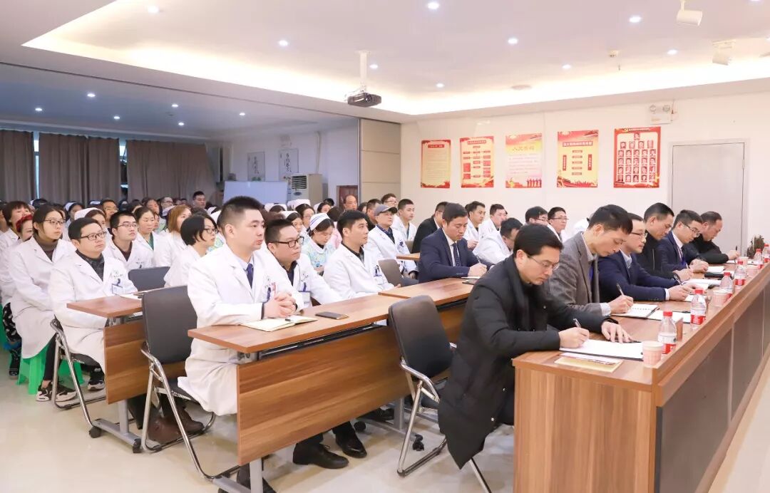 亚信集团是做什么的_亚信集团cfo_亚信集团