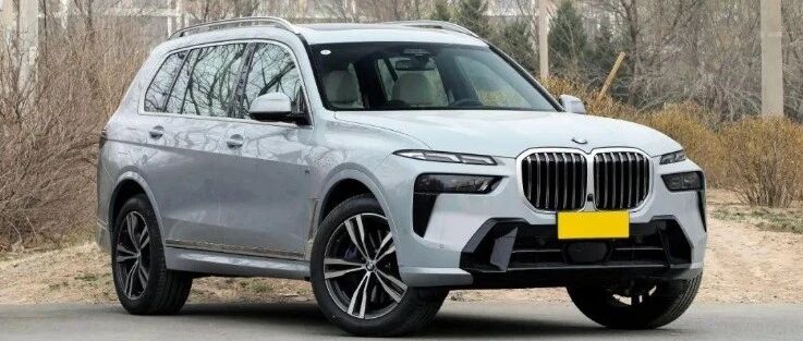 宝马旗舰SUV降价10.9万，搭载4.4T+8AT，标配空气悬挂，4.7秒破百