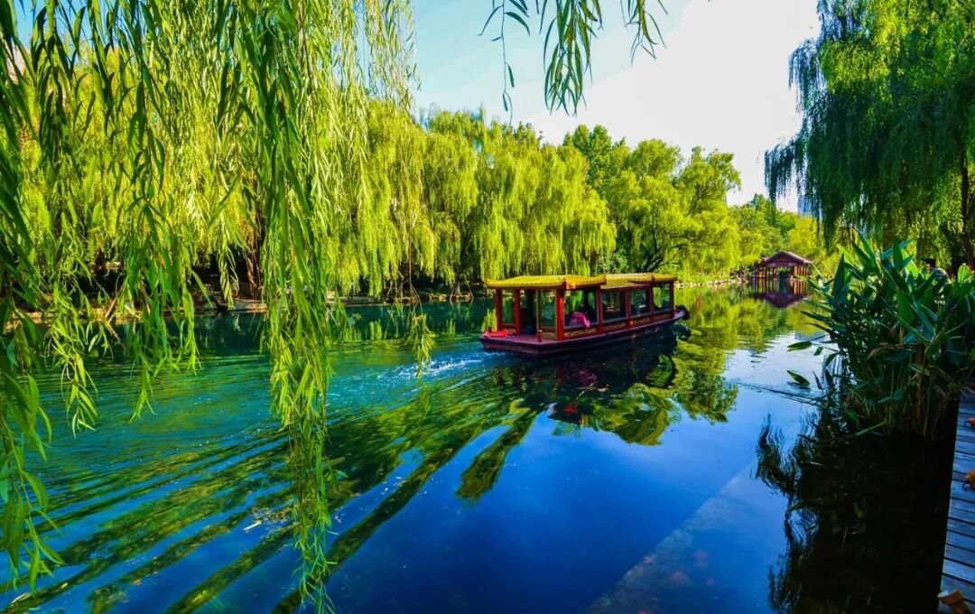 济南天下第一泉景区护城河游船复航