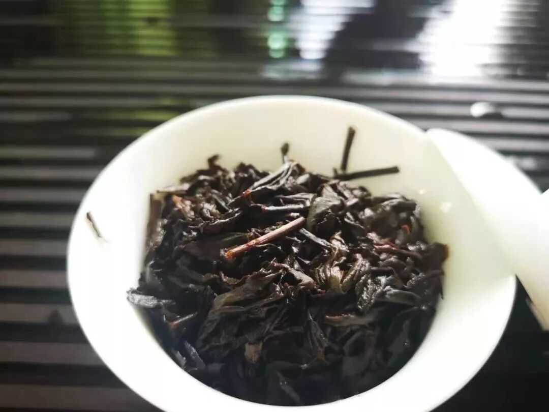 铁观音老茶，已经十分“金贵”知道吗？