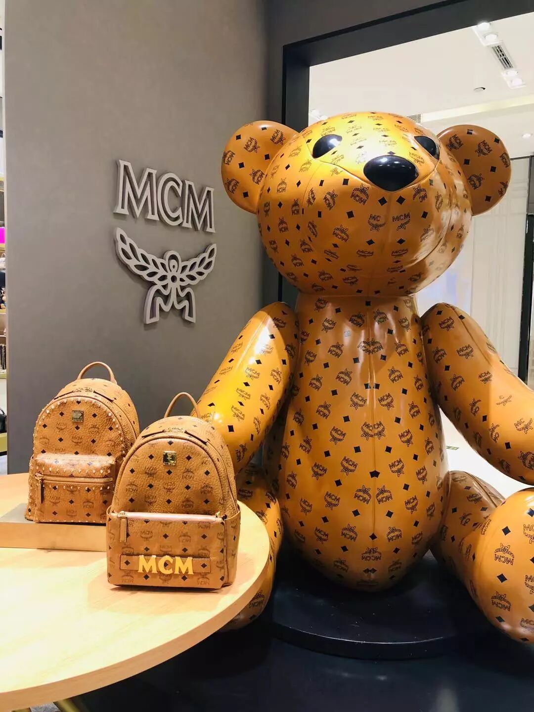 全城寻人！幸运的锦鲤正在召唤你~承包你2019年的吃喝玩乐购