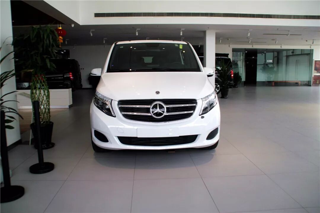 进口奔驰商务车vs500l店内现车价格优惠