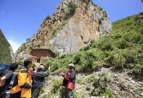 དཔལ་ཡུལ་ནས་བསྟན་པ་ཕྱི་དར་གྱི་བྲག་བརྐོས་རི་མོ་ཞིག་གསར་དུ་རྙེད།