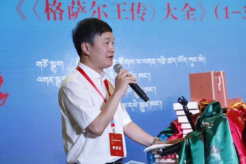 གླིང་སྒྲུང་པོད300ཅན་ཞིག་པར་སྐྲུན་འགྲེམ་སྤེལ་བྱས།