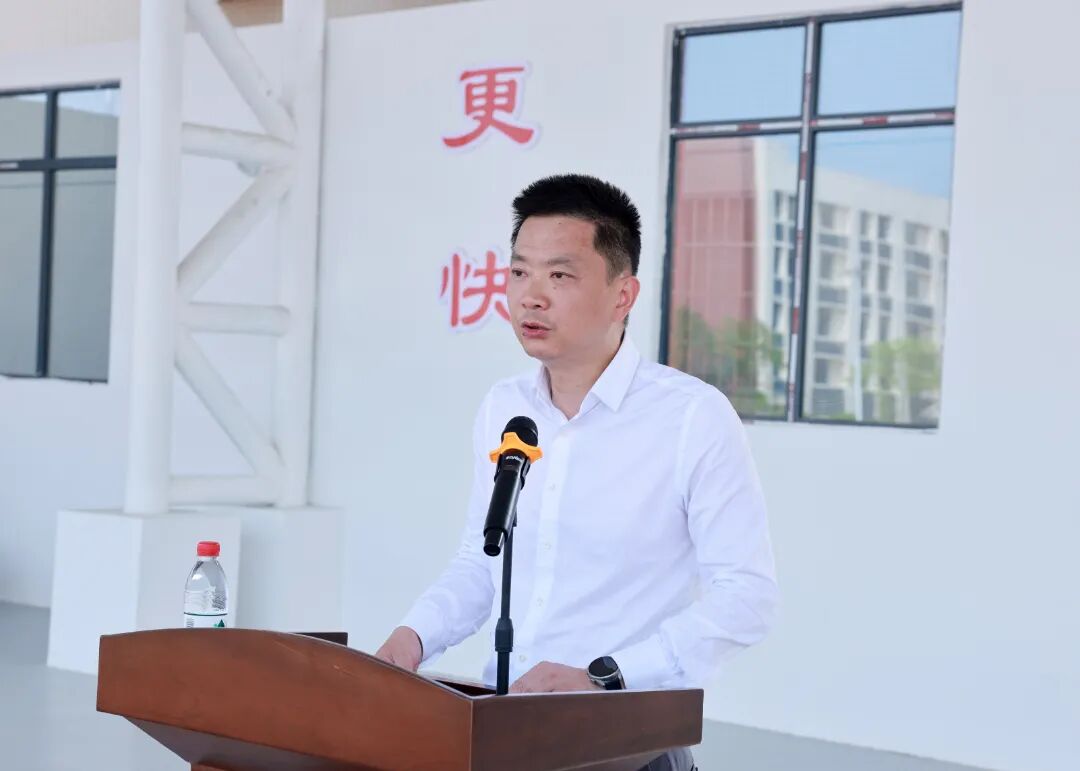 君山区陈淼在岳西中学讲授思政课并调研督导岳西中学改扩建项目食品