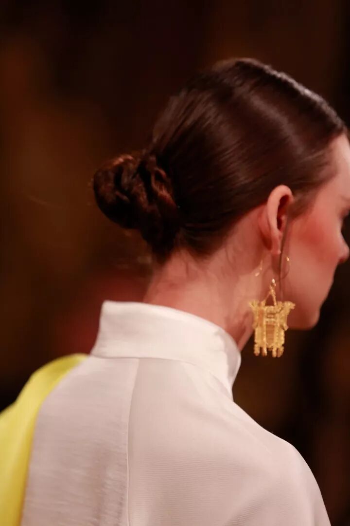 巴黎歌剧院的雕梁画栋遇上盖娅传说的飞针走线，原来美可以穿越时间和空间和你在巴黎相遇！