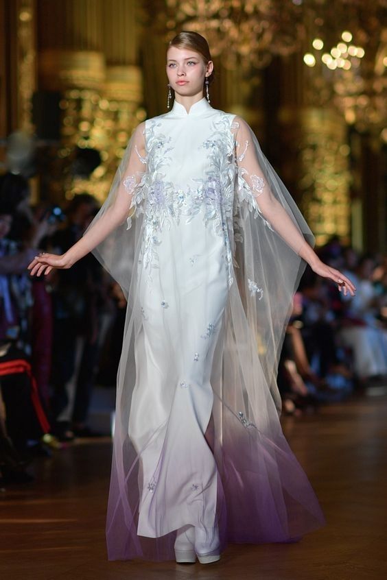 巴黎歌剧院的雕梁画栋遇上盖娅传说的飞针走线，原来美可以穿越时间和空间和你在巴黎相遇！