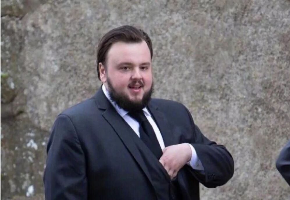 侵删)史塔克(stark)家族中的大哥罗伯richardmadden当然不会缺席这件