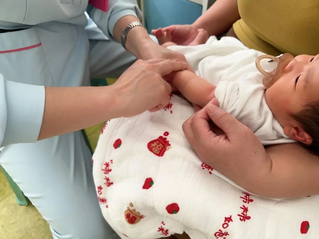 为什么要用光疗纸尿裤【科普】不用住院也能照蓝光！桓台妇幼新生儿科可以进行门诊蓝光治疗啦!_https://www.jmylbn.com_新闻资讯_第8张