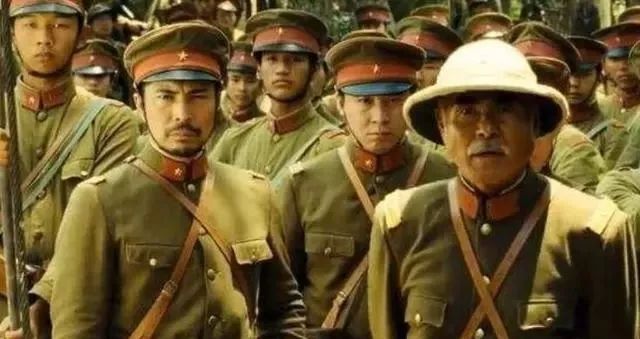 旧时代的中国军服，与日本军服进行对比，为何非常接近？ - 友谊哈 