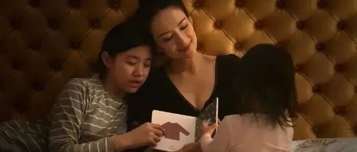 最狠“后妈”章子怡首晒儿子正面照：这样养孩子，不愧是她！