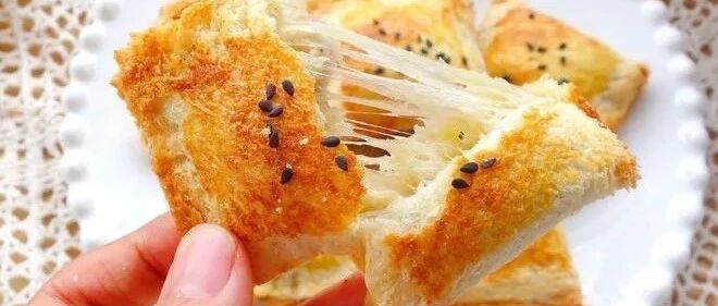 超省心早餐做法！3块钱就搞定，外脆里软超拉丝，出炉就秒光盘！