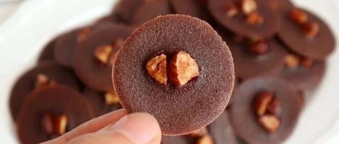 无需黄油，不用打发！一搅就搞定！香脆可口，一口下去停不下来