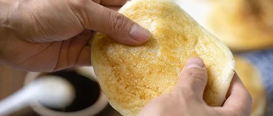 奶香浓郁，软软糯糯，简单3步，一个平底锅就能轻松搞定