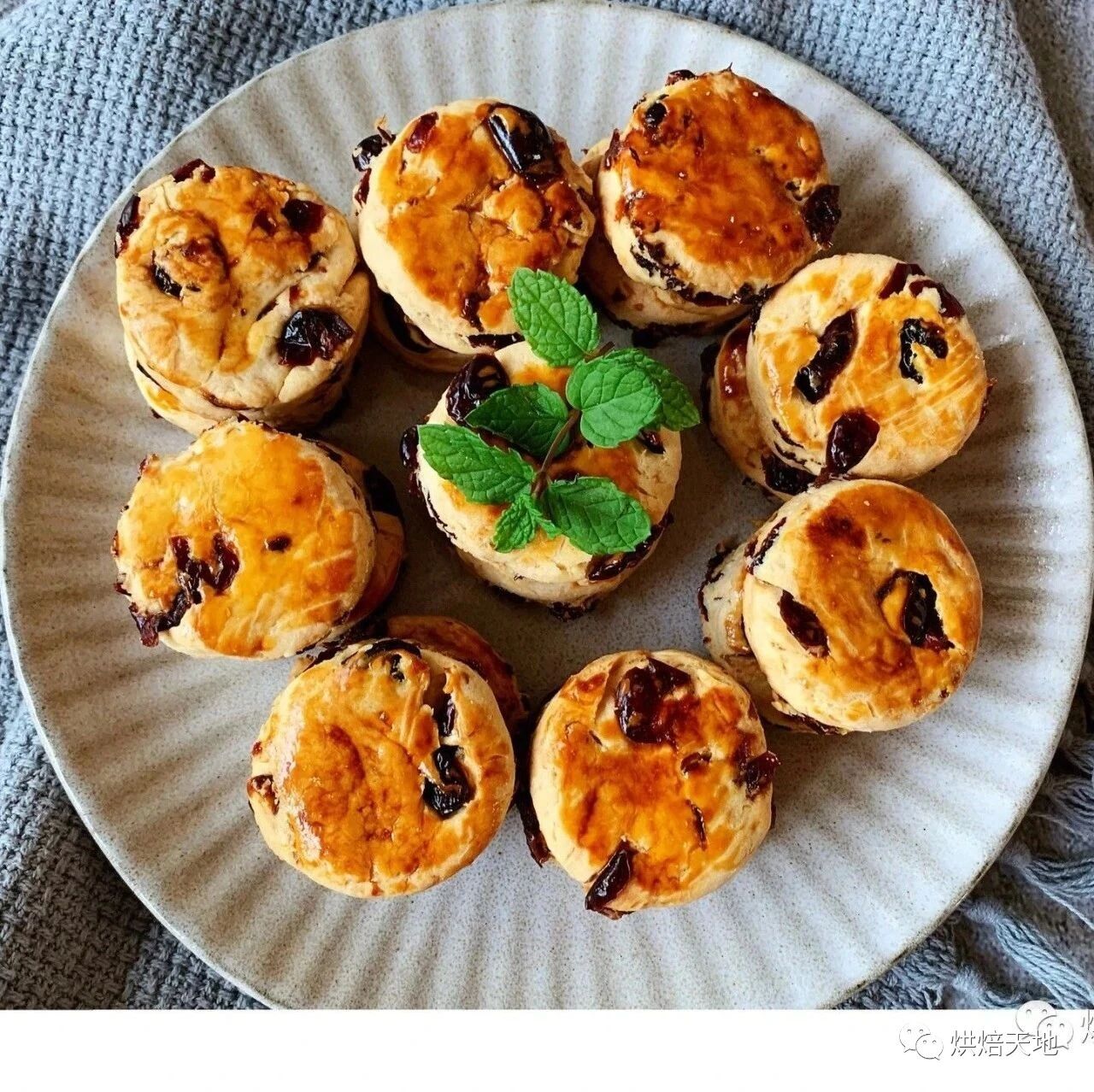 早餐下午茶一次搞定，外表酥脆里面松软！不用揉面，不用醒面，一学就会~