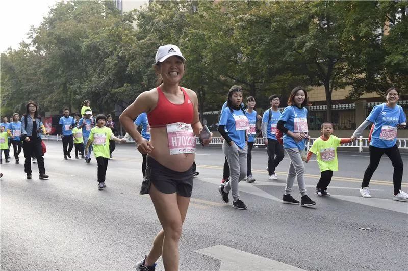 怀孕5个月还在跑马拉松的杭州孕妈,原来还拿过杭马季军!