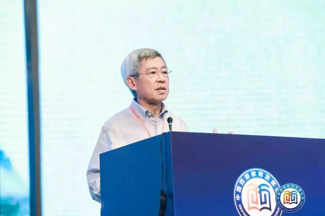 



今天上学，明天失业？
