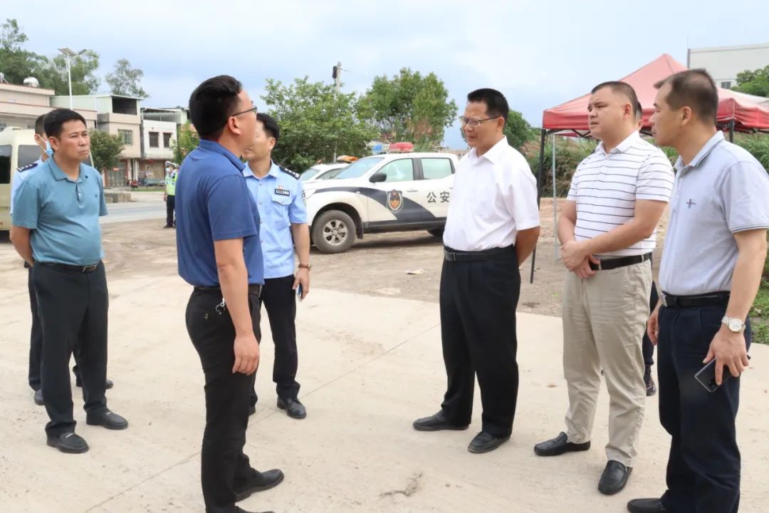 刘大荣督导检查道路交通安全防汛备汛安全生产等有关工作