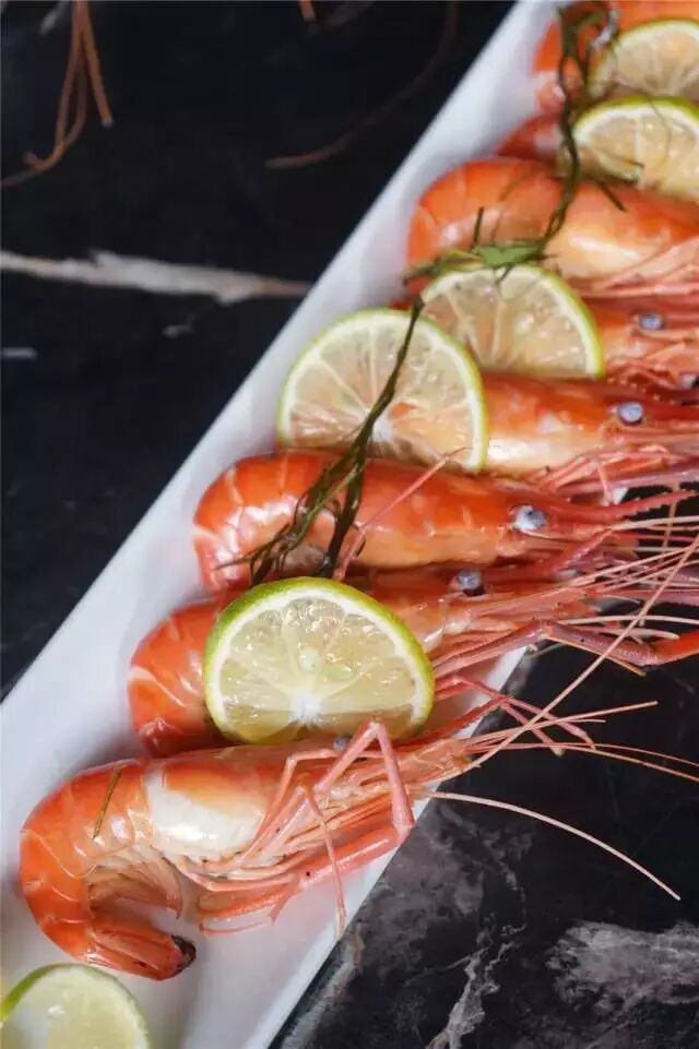 【免费吃】直径2米霸气大虾拼盘惊现茶花园路!