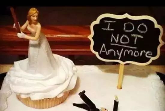 婚礼蛋糕见多了，离婚蛋糕你见过吗?画风也太血腥了吧~~