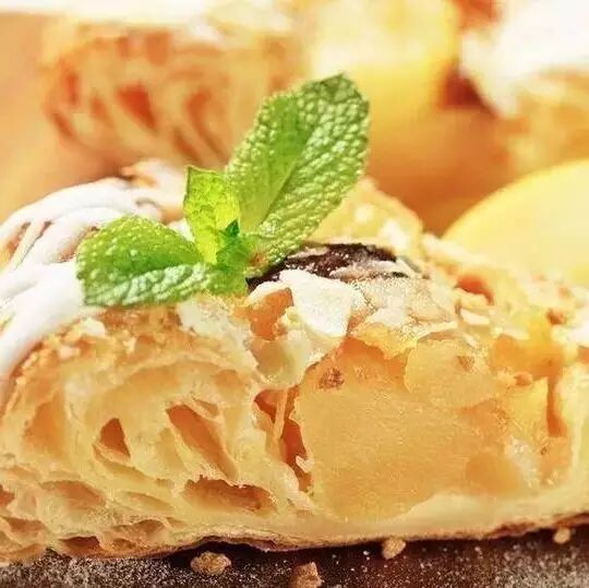 艺术般的生活态度，烘焙苹果酥皮蛋糕