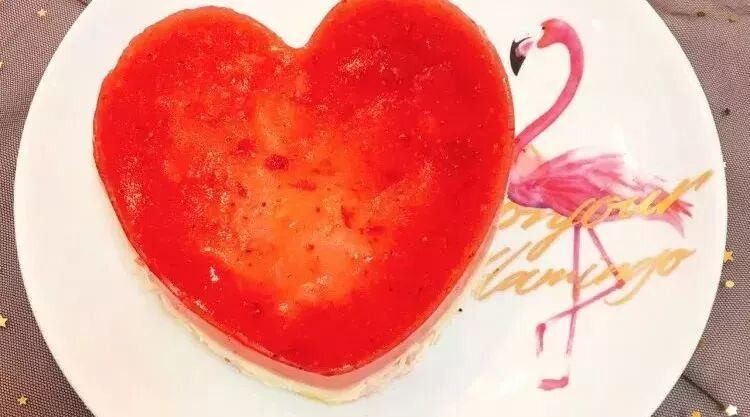 不用烤箱也能做高颜值草莓千层蛋糕