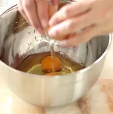 不会做戚风，就做可可旋风蛋糕卷，柔软湿润，好吃至极！