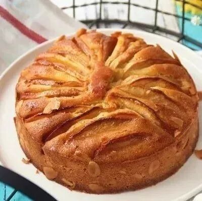 请准备好香草奶油再煮一杯咖啡过来品尝苹果蛋糕