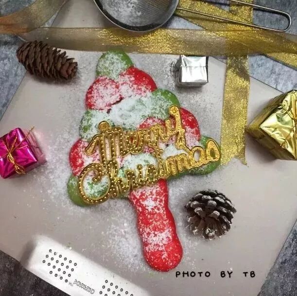 圣诞节吃圣诞树面包吧