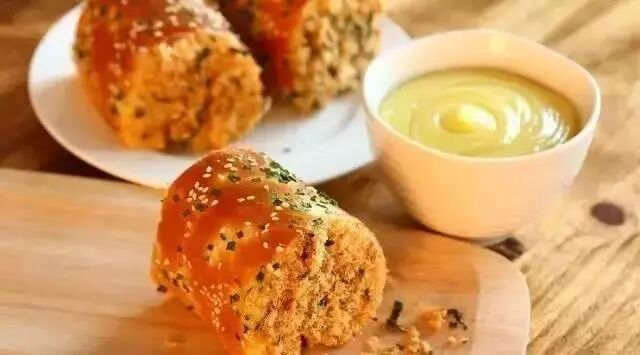 肉松面包卷！给吃腻了甜食的你和孩子换种口味