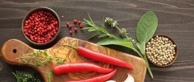 汪曾祺：中国人口味之杂也，敢说堪为世界之冠 | 赏读