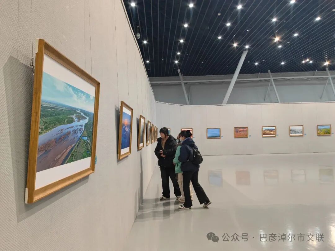基层艺讯 | 阴山与黄河相拥——巴彦淖尔形象艺术作品展开展 第4张