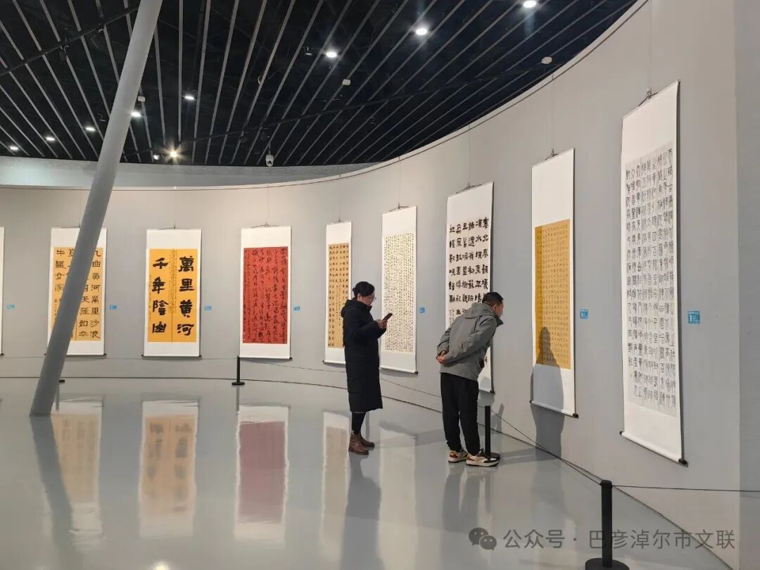 基层艺讯 | 阴山与黄河相拥——巴彦淖尔形象艺术作品展开展 第5张