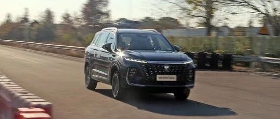 新款荣威RX5 MAX场地测试 百公里加速仅7.79秒