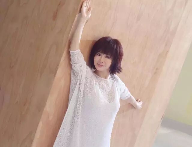 71岁的潘迎紫 硬是活成少女的模样