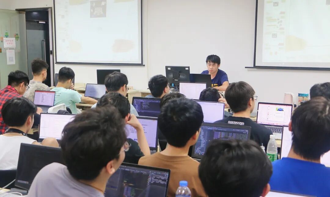 Java零基础程序员，来思诚学习一个月就能开始做项目？