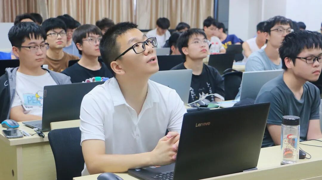 Java零基础程序员，来思诚学习一个月就能开始做项目？