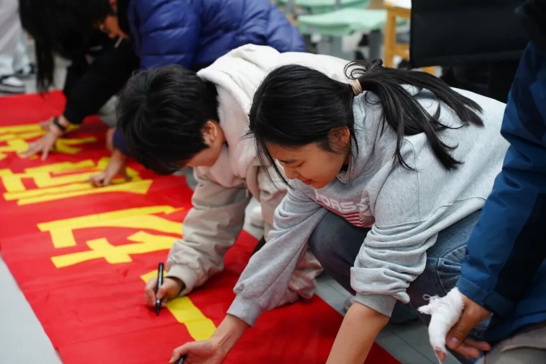 首考加油 | @南双考生：这一战，我们与你同行！