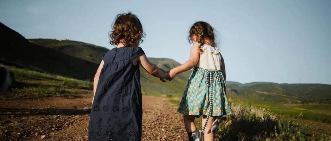 给孩子好的原生家庭，把握这一个原则就够了——无条件爱，有原则教