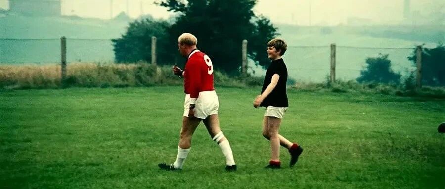 胖爸陪儿子跳舞火出圈：孩子幸不幸福，还真得“拼爹”